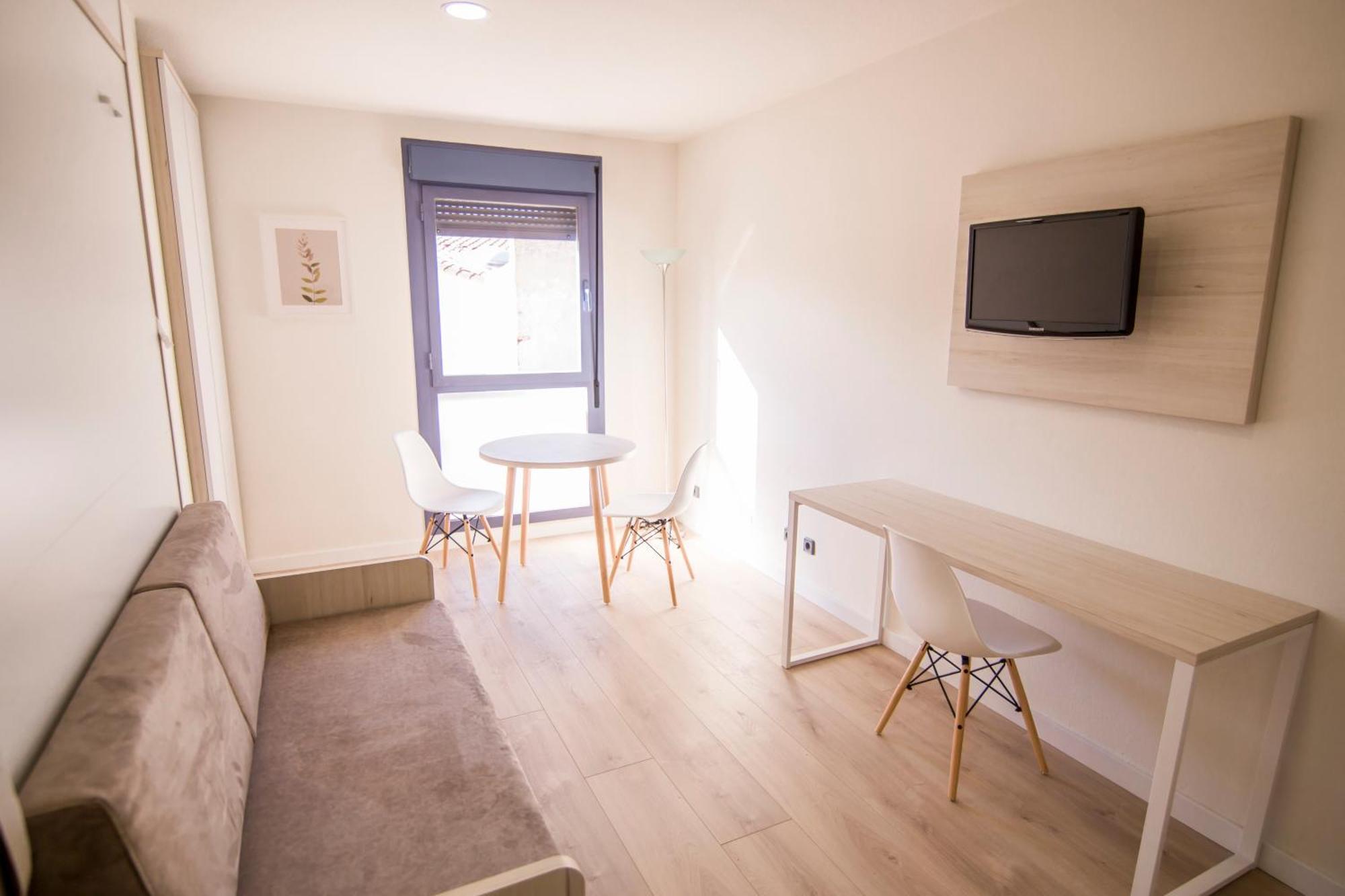 Apartamentos Plaza De Santiago - Estudios Turisticos - 1 Llave Пинто Экстерьер фото
