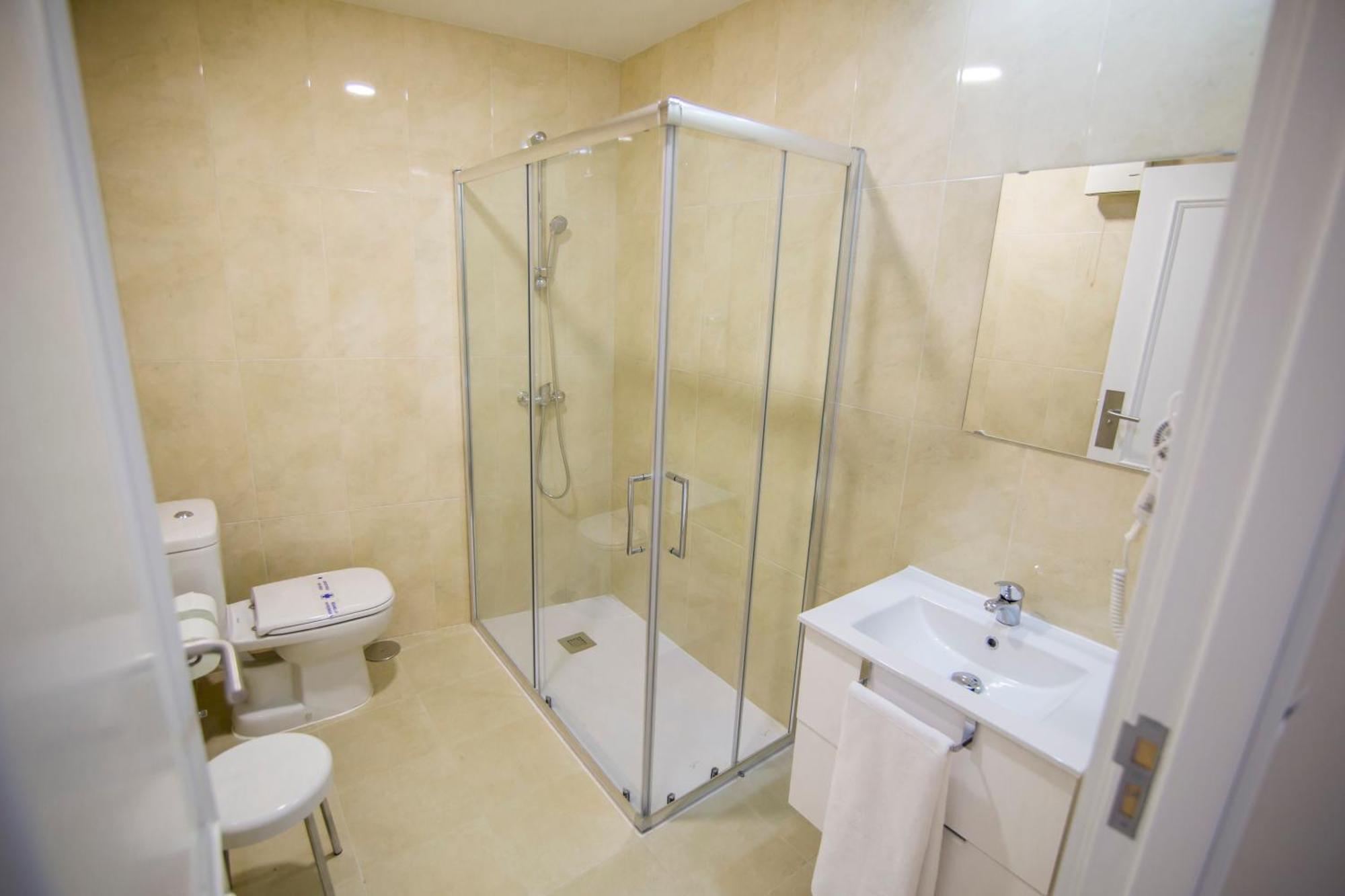 Apartamentos Plaza De Santiago - Estudios Turisticos - 1 Llave Пинто Экстерьер фото