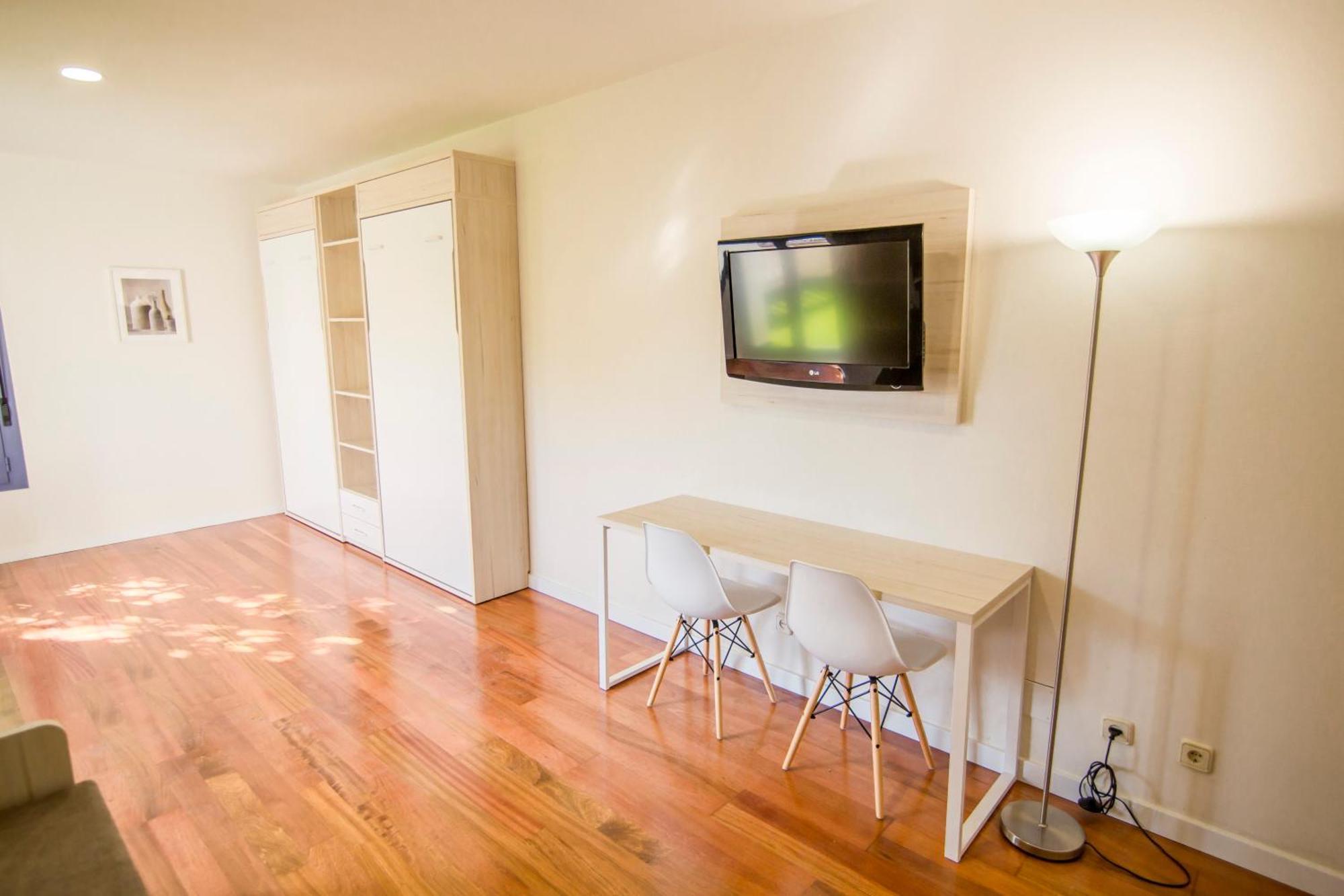Apartamentos Plaza De Santiago - Estudios Turisticos - 1 Llave Пинто Экстерьер фото