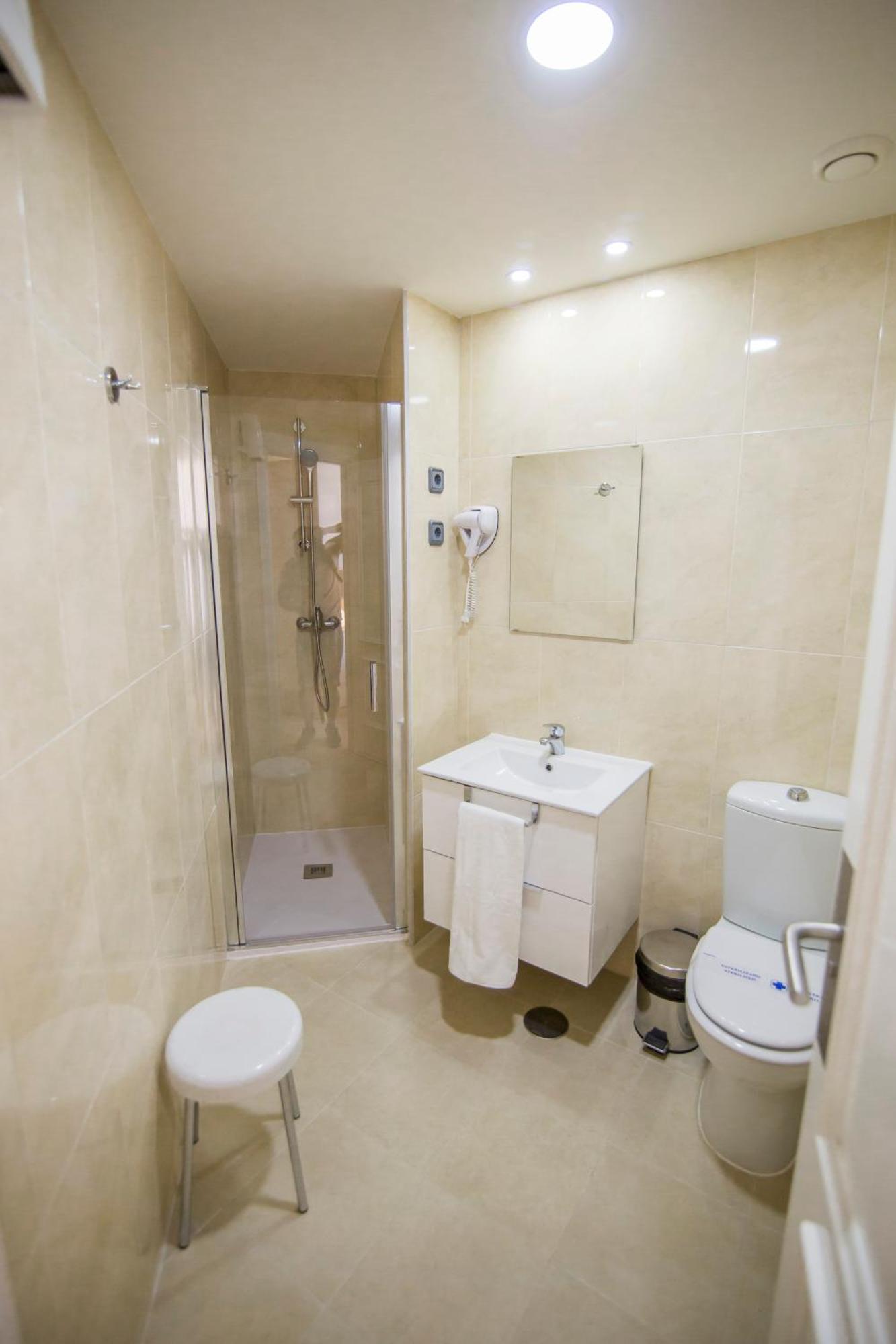 Apartamentos Plaza De Santiago - Estudios Turisticos - 1 Llave Пинто Экстерьер фото