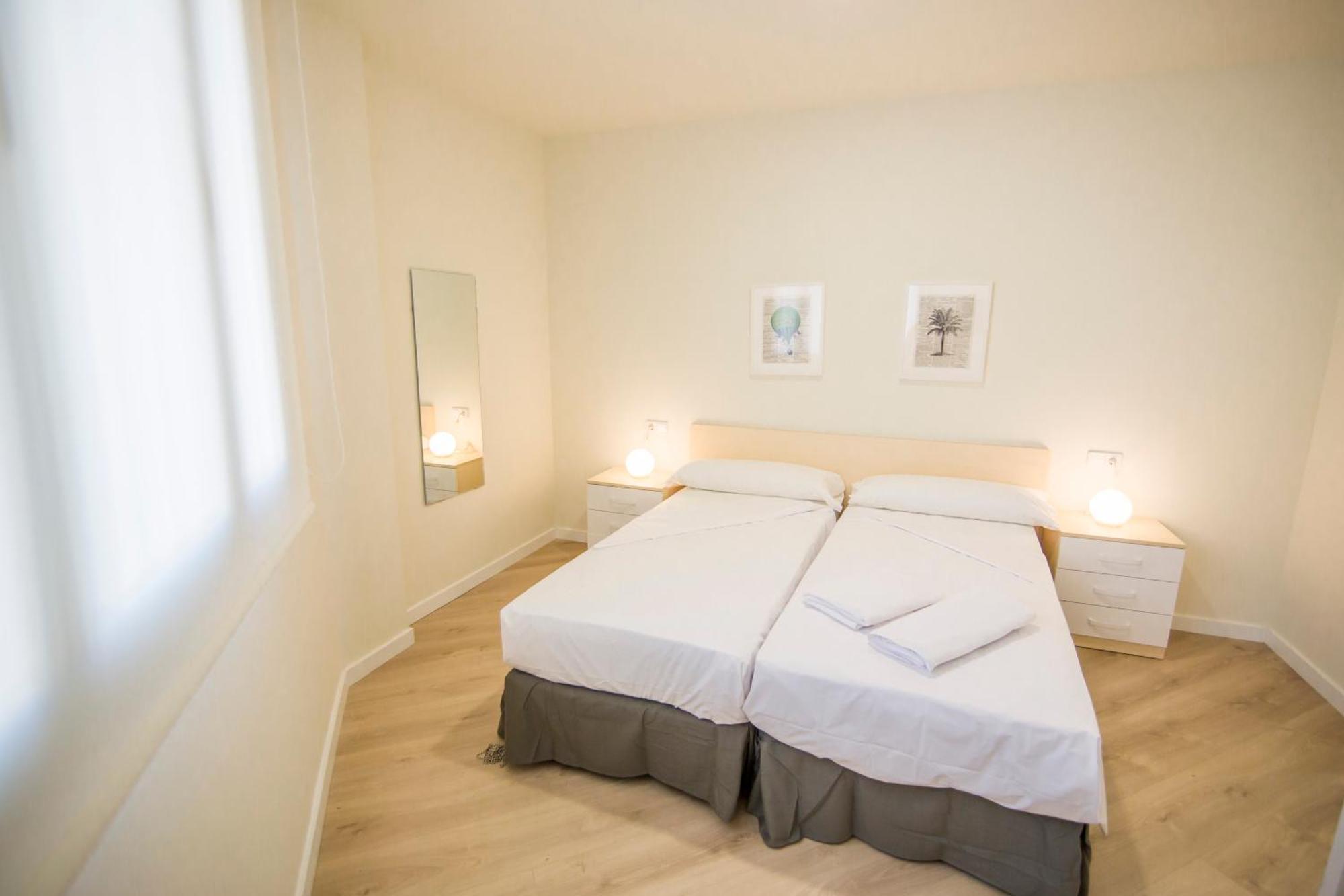 Apartamentos Plaza De Santiago - Estudios Turisticos - 1 Llave Пинто Экстерьер фото