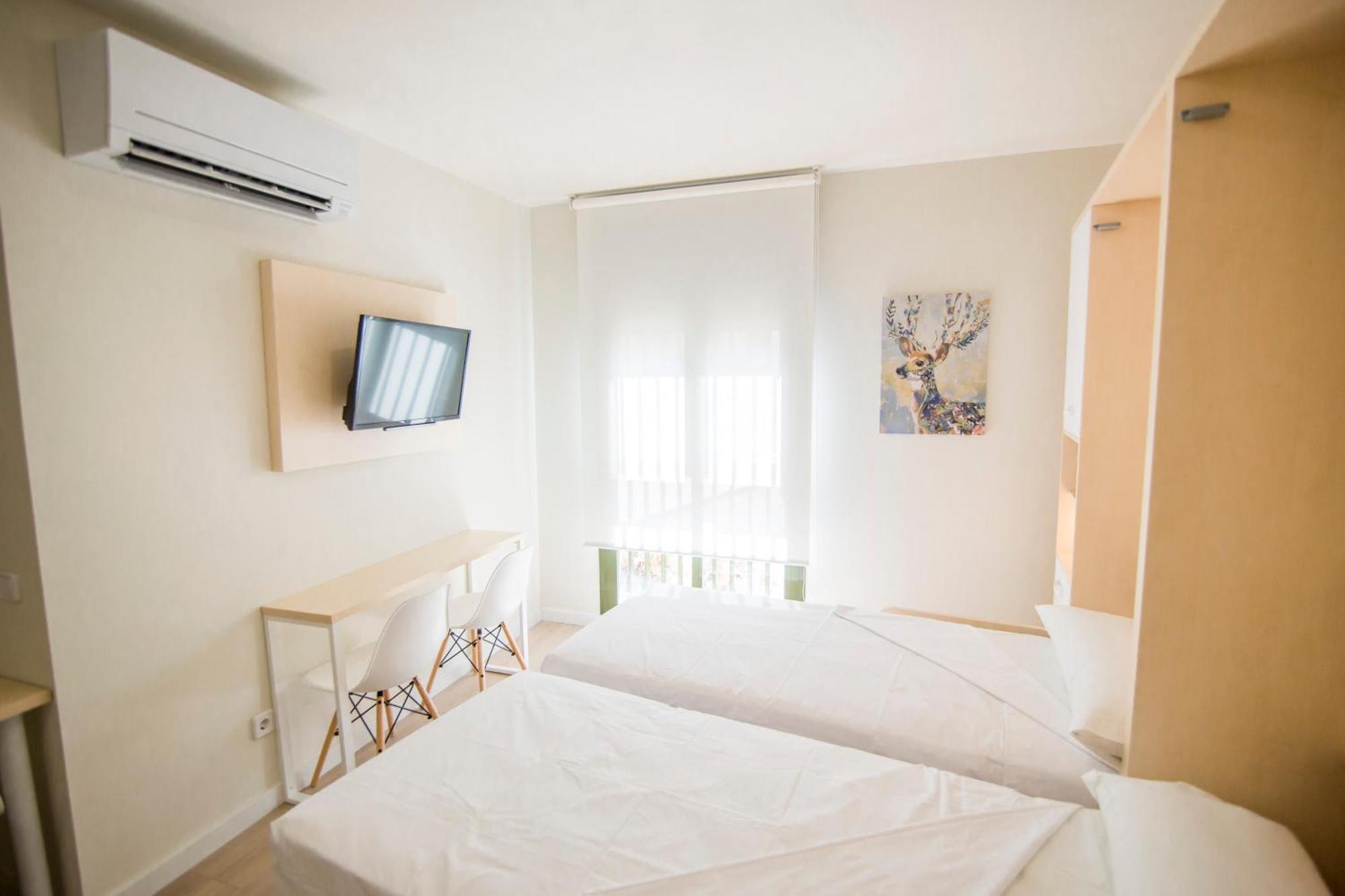 Apartamentos Plaza De Santiago - Estudios Turisticos - 1 Llave Пинто Экстерьер фото